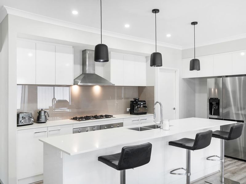 29 Watershed Way, Pearsall