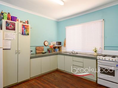 22 Jinda Road, Koongamia WA 6056