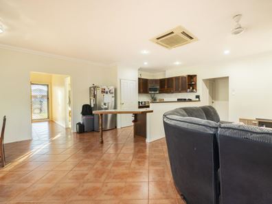 50 Campbell Crescent, Baynton WA 6714