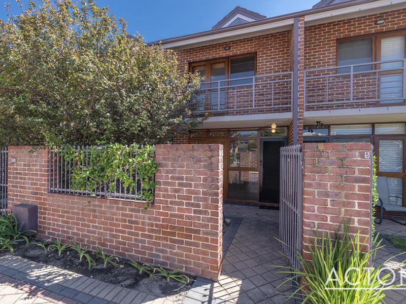 4/32 Salvado Road, Wembley WA 6014