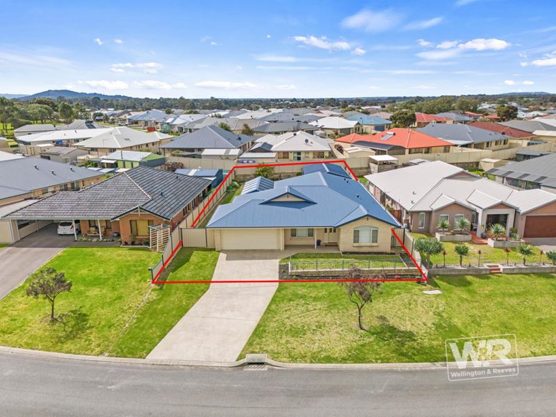 28 Scorpio Drive, Mckail
