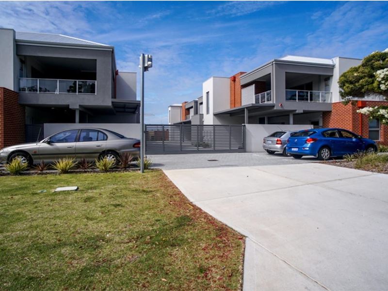 Unit 6/3 Dover Ct, Marangaroo WA 6064