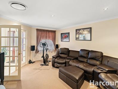 18 Hamlet Pass, Pinjarra WA 6208