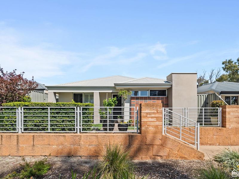 8 Lowe Way, Byford