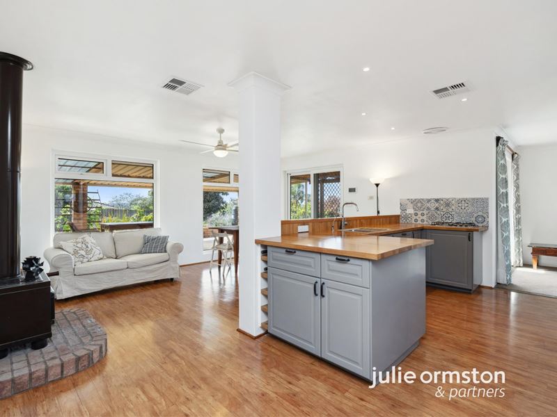 5 Tipuana Place, Edgewater