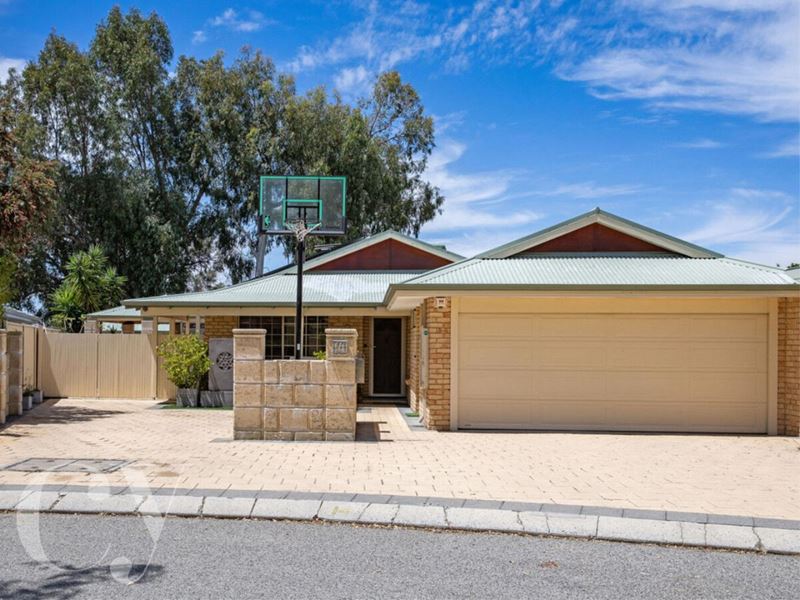 14 Brooke Gardens, Bateman