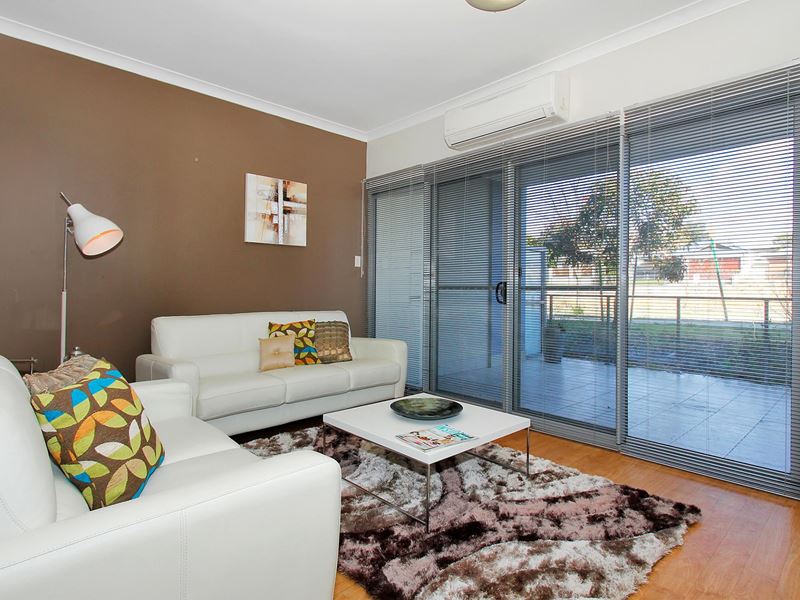 8/105 Wentworth  Parade, Success WA 6164