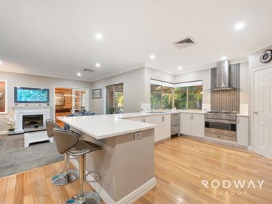 5 Ruby Ct, Mount Richon WA 6112