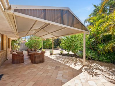 16b Camelot Court, Thornlie WA 6108