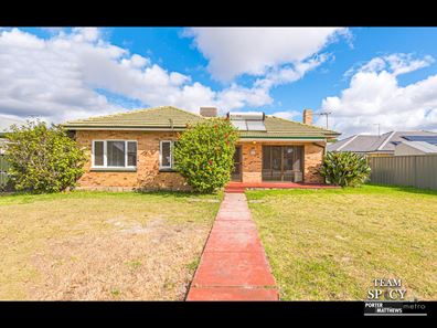 4 Berehaven Avenue, Thornlie WA 6108