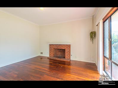 4 Berehaven Avenue, Thornlie WA 6108