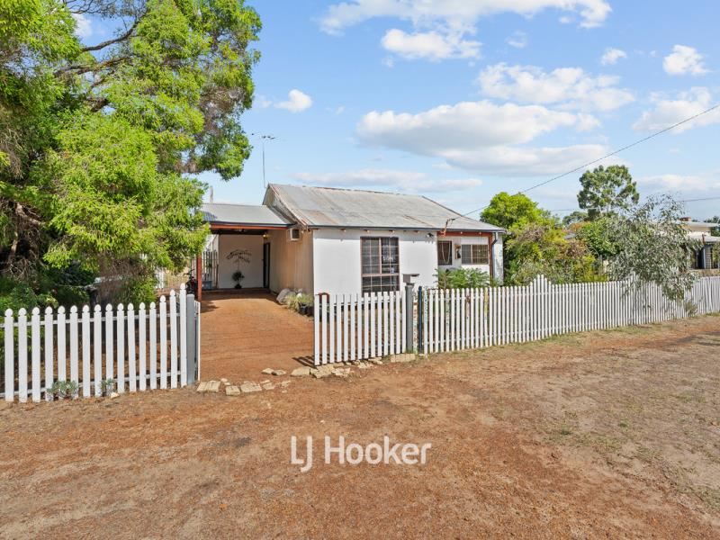 35 Coombes Street, Collie WA 6225