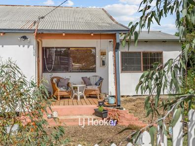 35 Coombes Street, Collie WA 6225