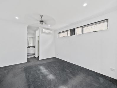 28 Ewens Pass, Wandi WA 6167