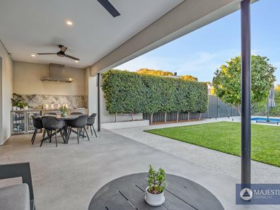 2B Armstrong Rd, Applecross WA 6153