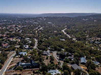 4 Colyer Rise, Mount Richon WA 6112