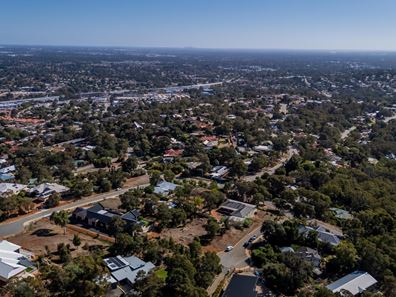 4 Colyer Rise, Mount Richon WA 6112