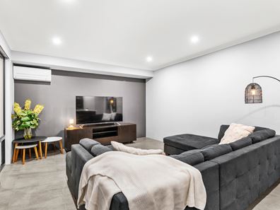 18 BEETHOVEN STREET, Banksia Grove WA 6031