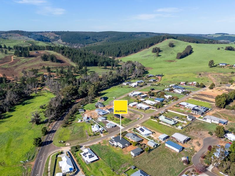 8 Hitchcock Drive, Nannup WA 6275