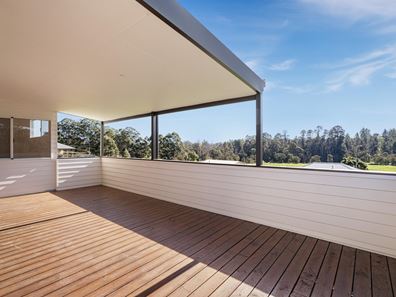 8 Hitchcock Drive, Nannup WA 6275