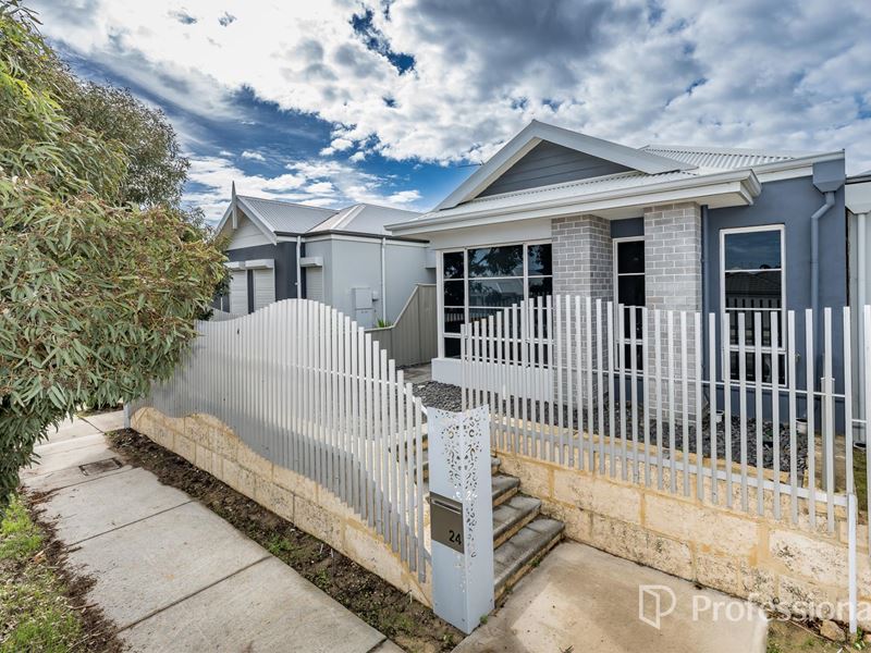 24 Leeward Avenue, Eglinton