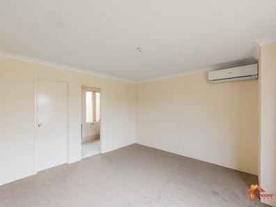 11 Bampton Road, Orelia WA 6167