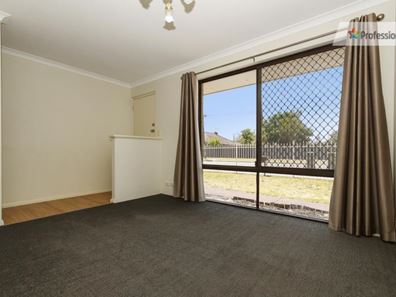 31A Ewart St, Midvale WA 6056