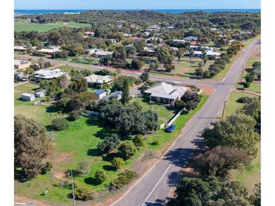 92 Tulloch Drive, Dongara WA 6525