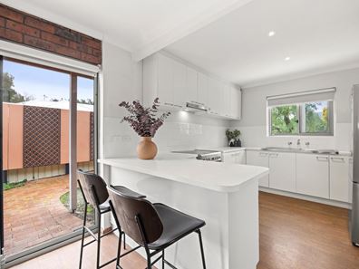 6 Dean Street, Kelmscott WA 6111