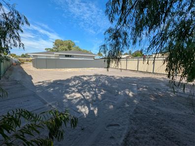 360B Spencer Road [On Slip Road], Thornlie WA 6108