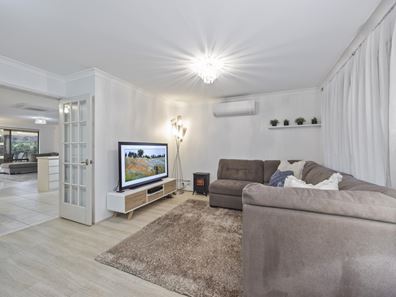 82 Larrawa Circle, Ellenbrook WA 6069