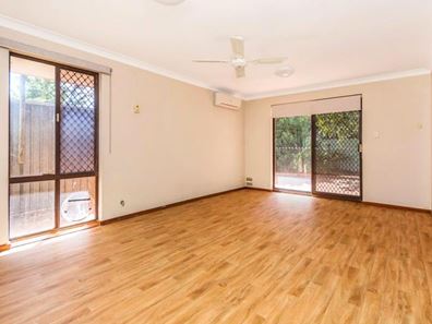 4/6 Ashford Avenue, Rockingham WA 6168