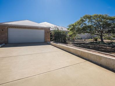 4 Protea Avenue, Moresby WA 6530