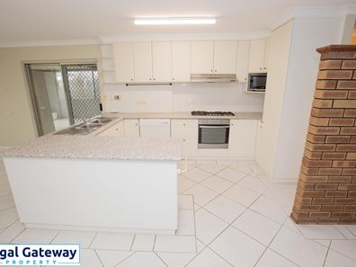 24 Durnsford Way, Camillo WA 6111