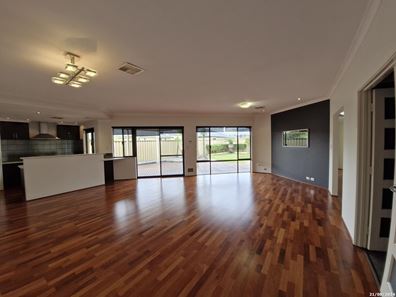 26 Murphy Crescent, Bertram WA 6167