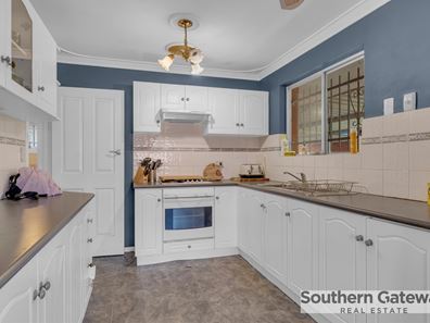 45 Barron Way, Orelia WA 6167