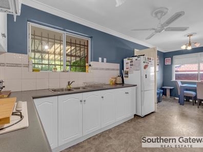 45 Barron Way, Orelia WA 6167