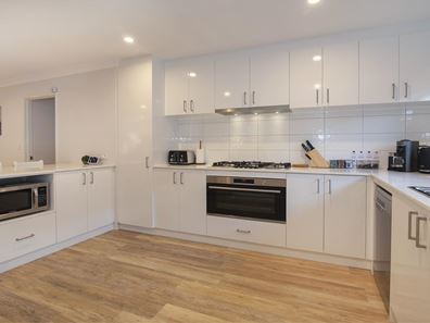 7 Newquay Terrace, Dunsborough WA 6281