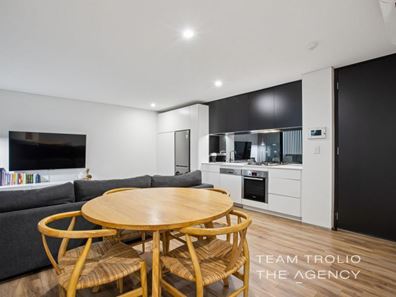 14/402 Carrington Street, Hamilton Hill WA 6163