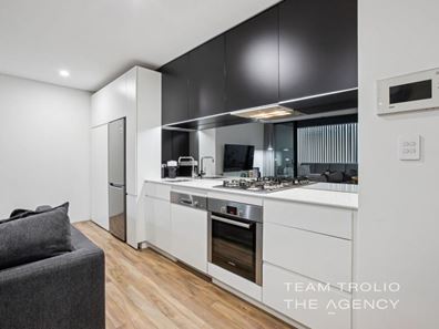 14/402 Carrington Street, Hamilton Hill WA 6163