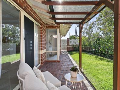 1/113 Ewen Street, Doubleview WA 6018