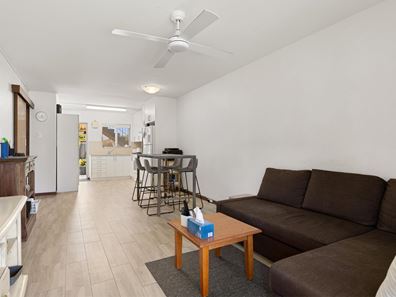 10/4 Minchinson Street, Shoalwater WA 6169