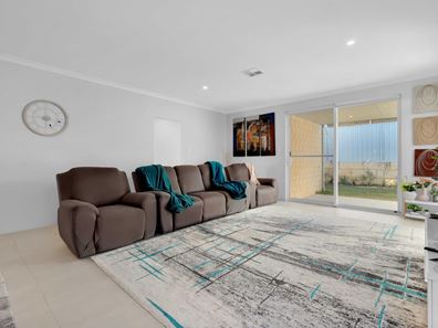 189 Monticello Parkway, Piara Waters WA 6112