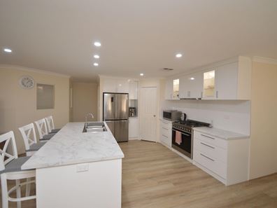 5 Garcia Loop, Lakelands WA 6180