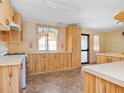 13 Campbell Street, Lamington WA 6430