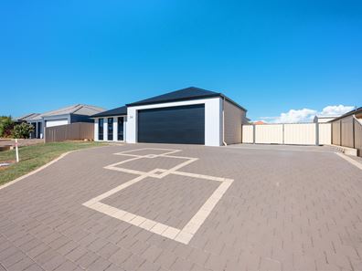 24 Sutcliffe Road, Waggrakine WA 6530