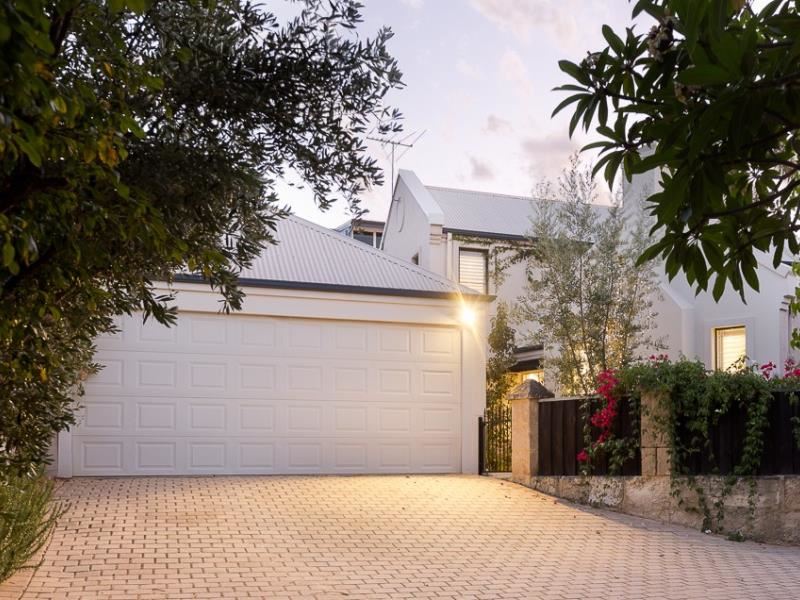 4/54 Swan Road, Attadale WA 6156