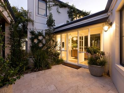 4/54 Swan Road, Attadale WA 6156