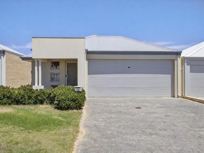 74 Adelong Avenue, Golden Bay WA 6174