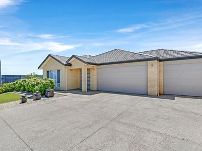 24 Eckersley Way, Australind WA 6233
